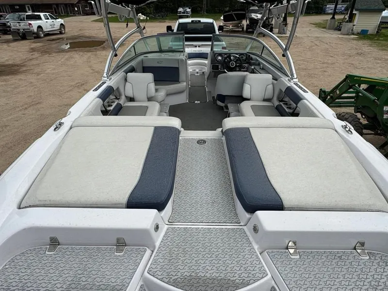 Slide: The Image of Correct Craft 236 Team Edition 2008 - 30