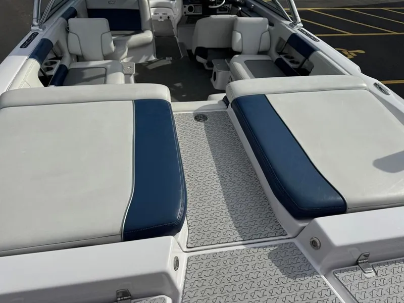 Slide: The Image of Correct Craft 236 Team Edition 2008 - 31