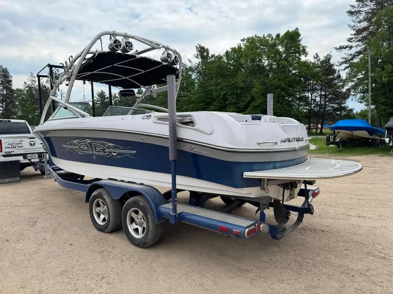 Slide: The Image of Correct Craft 236 Team Edition 2008 - 6