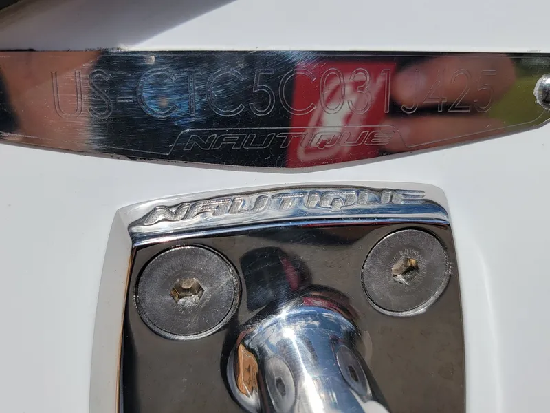 Slide: The Image of Nautique Ski Closed Bow 2025 - 17