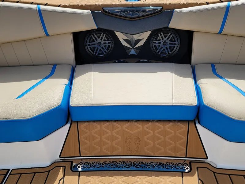 Slide: The Image of Nautique Ski Closed Bow 2025 - 22