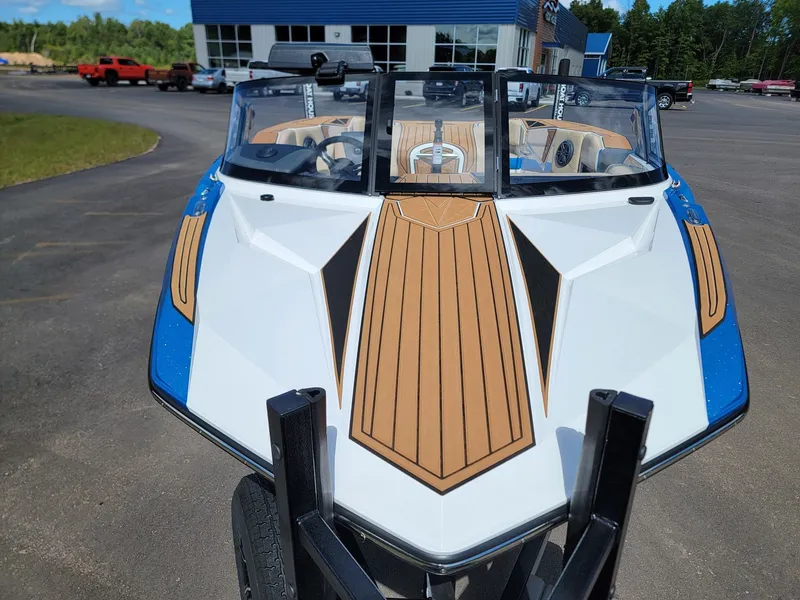 Slide: The Image of Nautique Ski Closed Bow 2025 - 6