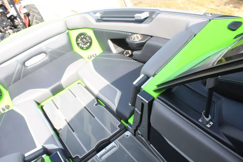 Slide: The Image of Supra SL 550 2022 - 18