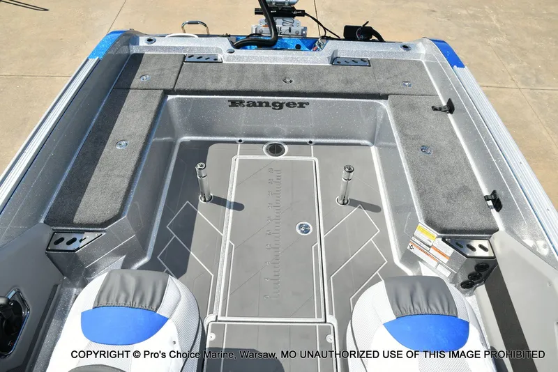 Slide: The Image of Ranger 621FS Pro w/400HP Mercury Verado V-10 2026 - 12