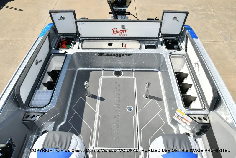 Slide: The Image of Ranger 621FS Pro w/400HP Mercury Verado V-10 2026 - 13