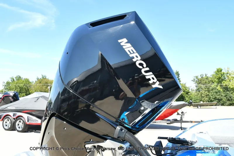 Slide: The Image of Ranger 621FS Pro w/400HP Mercury Verado V-10 2026 - 19