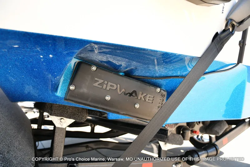 Slide: The Image of Ranger 621FS Pro w/400HP Mercury Verado V-10 2026 - 21