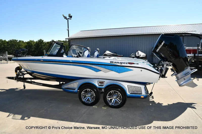 Slide: The Image of Ranger 621FS Pro w/400HP Mercury Verado V-10 2026 - 27