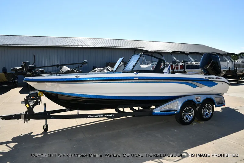 Slide: The Image of Ranger 621FS Pro w/400HP Mercury Verado V-10 2026 - 28
