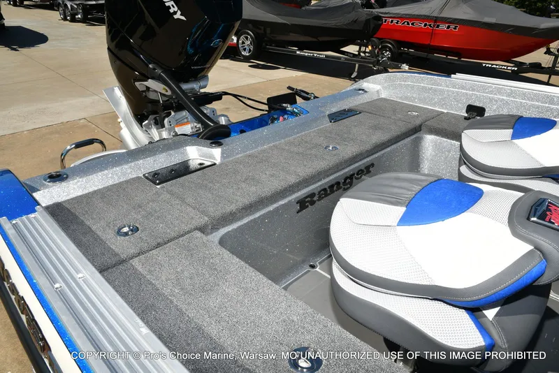 Slide: The Image of Ranger 621FS Pro w/400HP Mercury Verado V-10 2026 - 37
