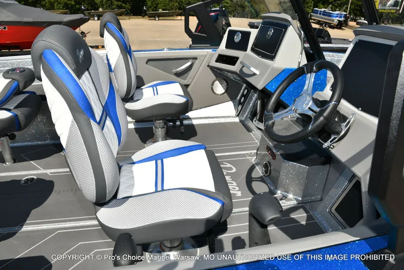 Slide: The Image of Ranger 621FS Pro w/400HP Mercury Verado V-10 2026 - 38