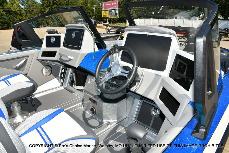 Slide: The Image of Ranger 621FS Pro w/400HP Mercury Verado V-10 2026 - 39