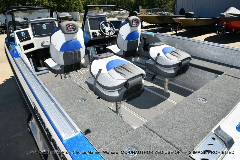 Slide: The Image of Ranger 621FS Pro w/400HP Mercury Verado V-10 2026 - 40