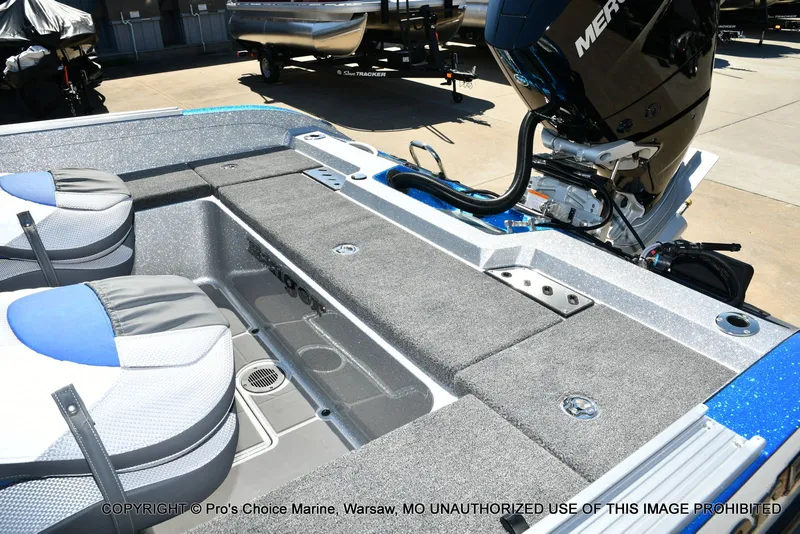 Slide: The Image of Ranger 621FS Pro w/400HP Mercury Verado V-10 2026 - 41