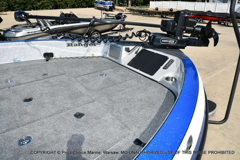 Slide: The Image of Ranger 621FS Pro w/400HP Mercury Verado V-10 2026 - 5