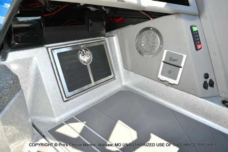 Slide: The Image of Ranger 621FS Pro w/400HP Mercury Verado V-10 2026 - 51