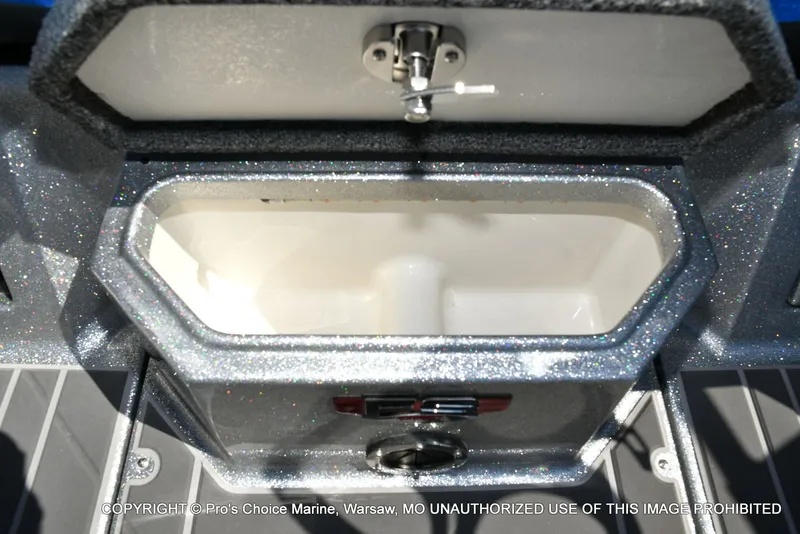 Slide: The Image of Ranger 621FS Pro w/400HP Mercury Verado V-10 2026 - 54