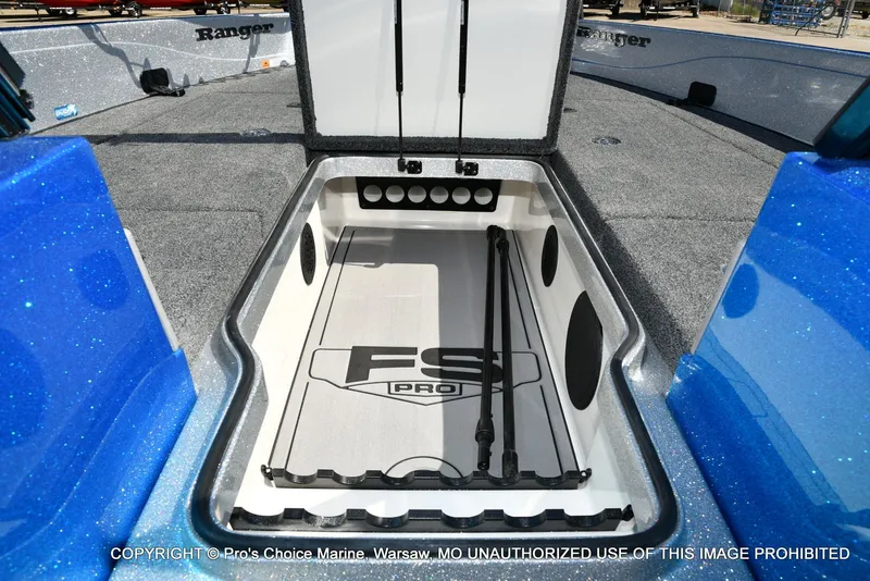Slide: The Image of Ranger 621FS Pro w/400HP Mercury Verado V-10 2026 - 57