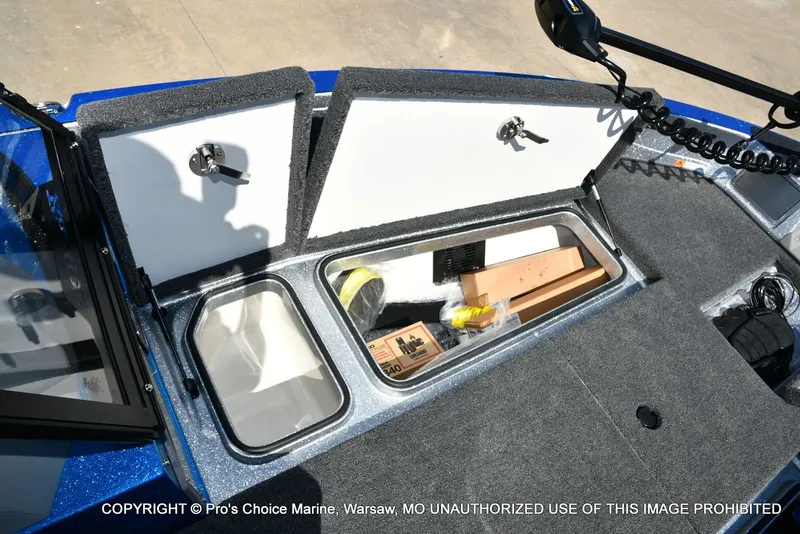 Slide: The Image of Ranger 621FS Pro w/400HP Mercury Verado V-10 2026 - 58