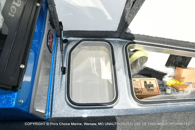 Slide: The Image of Ranger 621FS Pro w/400HP Mercury Verado V-10 2026 - 59