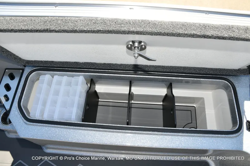 Slide: The Image of Ranger 621FS Pro w/400HP Mercury Verado V-10 2026 - 75