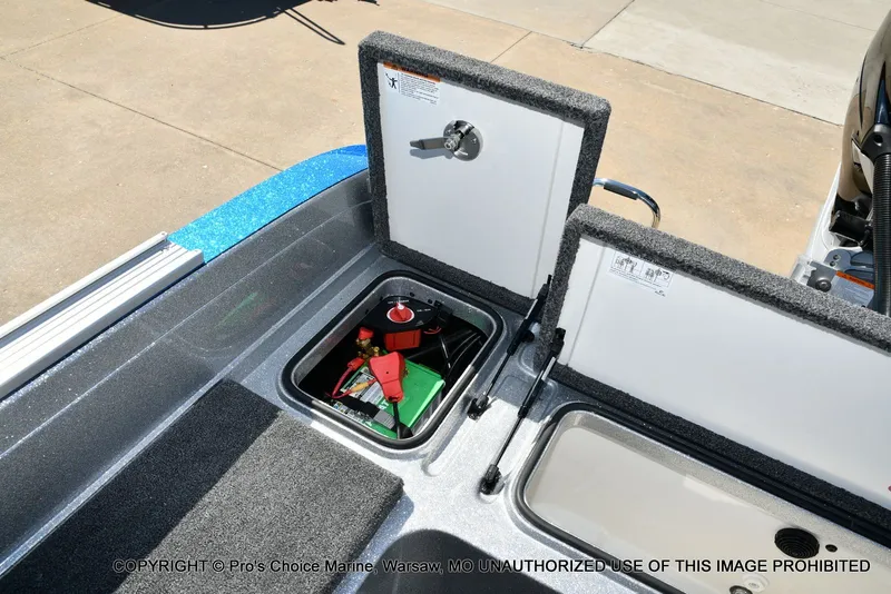 Slide: The Image of Ranger 621FS Pro w/400HP Mercury Verado V-10 2026 - 76