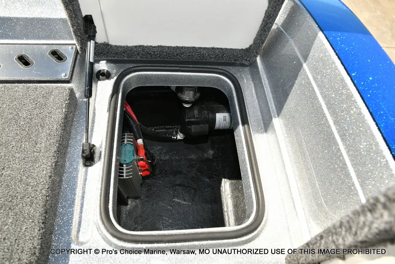 Slide: The Image of Ranger 621FS Pro w/400HP Mercury Verado V-10 2026 - 81