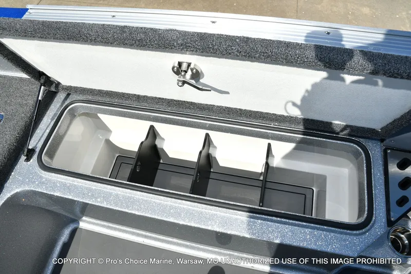 Slide: The Image of Ranger 621FS Pro w/400HP Mercury Verado V-10 2026 - 83