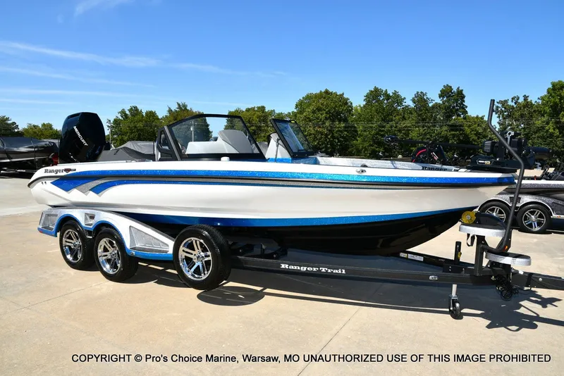 Slide: The Image of Ranger 621FS Pro w/400HP Mercury Verado V-10 2026 - 84
