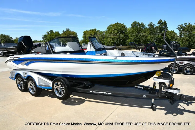 Slide: The Image of Ranger 621FS Pro w/400HP Mercury Verado V-10 2026 - 89