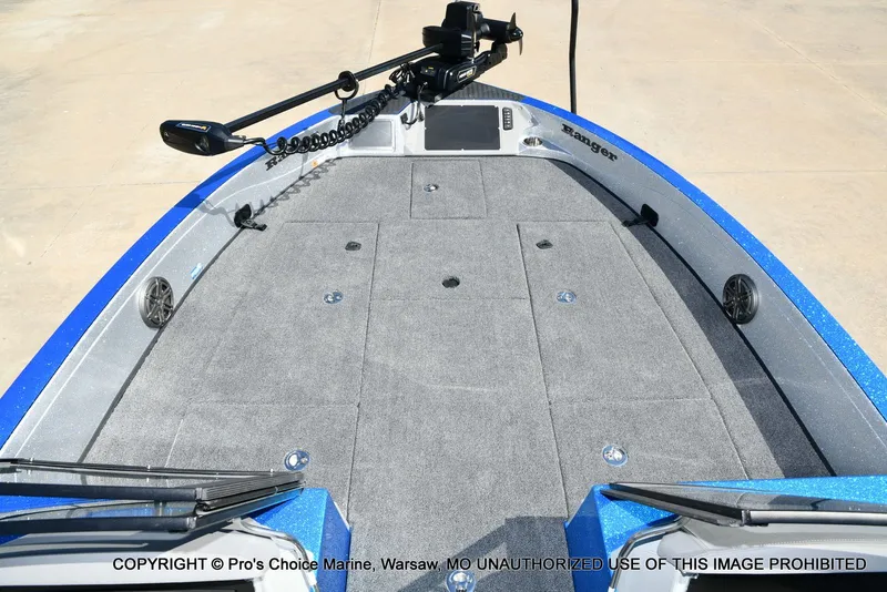 Slide: The Image of Ranger 621FS Pro w/400HP Mercury Verado V-10 2026 - 9