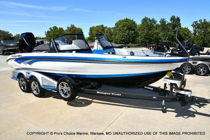 Slide: The Image of Ranger 621FS Pro w/400HP Mercury Verado V-10 2026 - 90