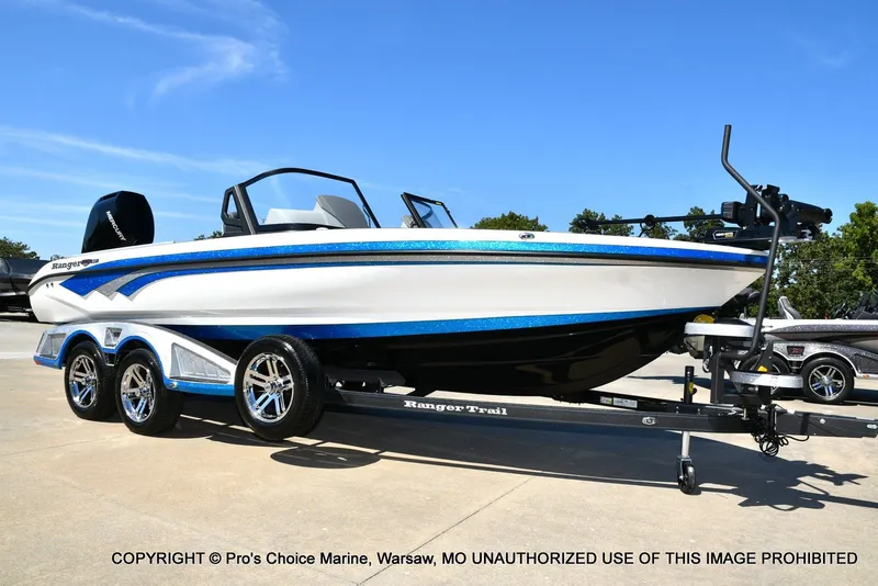 Slide: The Image of Ranger 621FS Pro w/400HP Mercury Verado V-10 2026 - 91