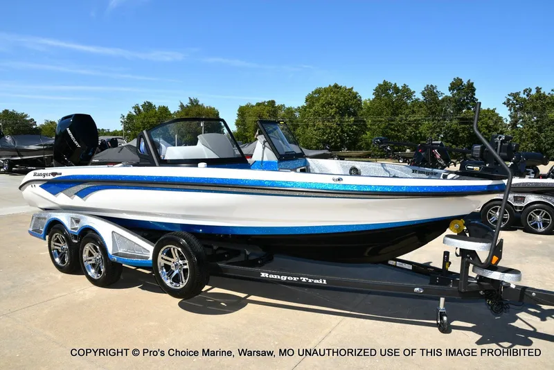 Slide: The Image of Ranger 621FS Pro w/400HP Mercury Verado V-10 2026 - 92