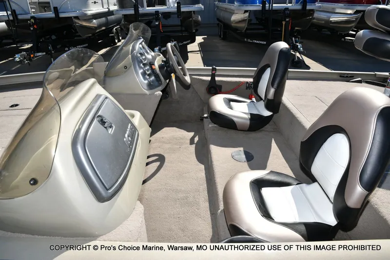 Slide: The Image of Lowe 180W Dual Console w/90HP 4 Stroke 2005 - 14