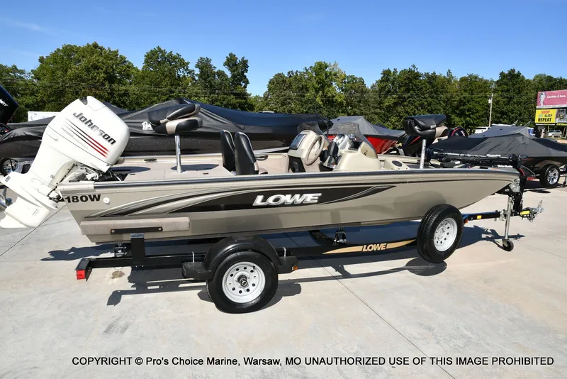 Slide: The Image of Lowe 180W Dual Console w/90HP 4 Stroke 2005 - 18
