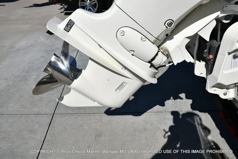 Slide: The Image of Lowe 180W Dual Console w/90HP 4 Stroke 2005 - 20