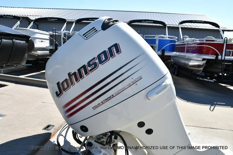 Slide: The Image of Lowe 180W Dual Console w/90HP 4 Stroke 2005 - 22