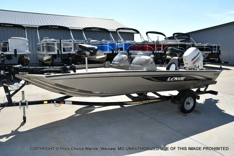 Slide: The Image of Lowe 180W Dual Console w/90HP 4 Stroke 2005 - 26