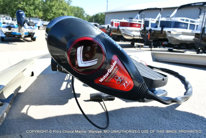 Slide: The Image of Lowe 180W Dual Console w/90HP 4 Stroke 2005 - 3