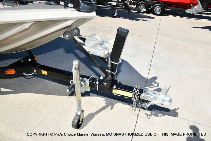 Slide: The Image of Lowe 180W Dual Console w/90HP 4 Stroke 2005 - 30