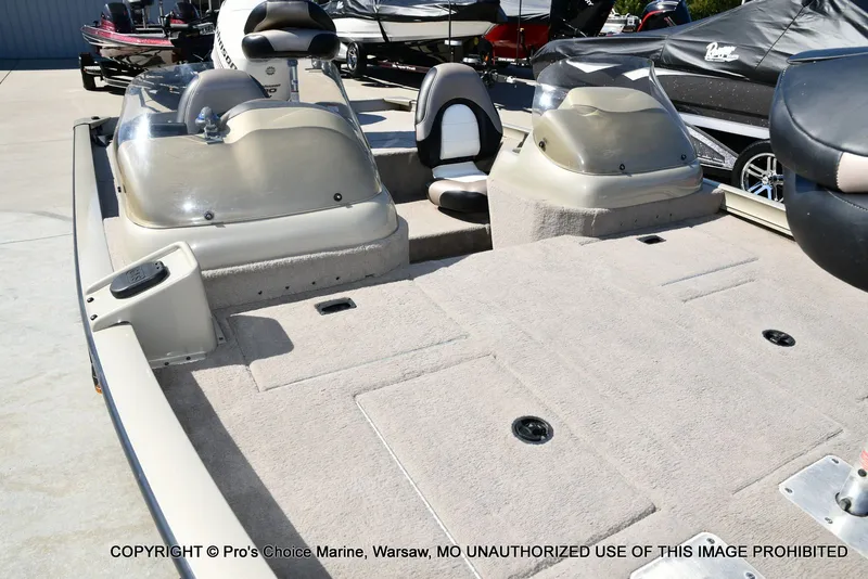 Slide: The Image of Lowe 180W Dual Console w/90HP 4 Stroke 2005 - 34