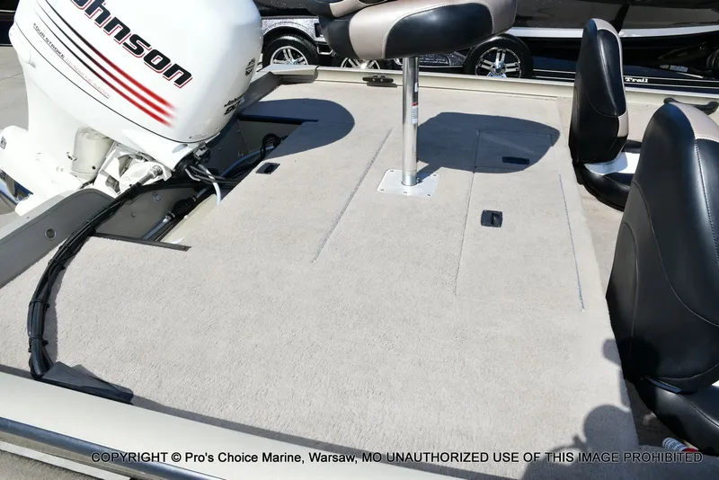 Slide: The Image of Lowe 180W Dual Console w/90HP 4 Stroke 2005 - 36