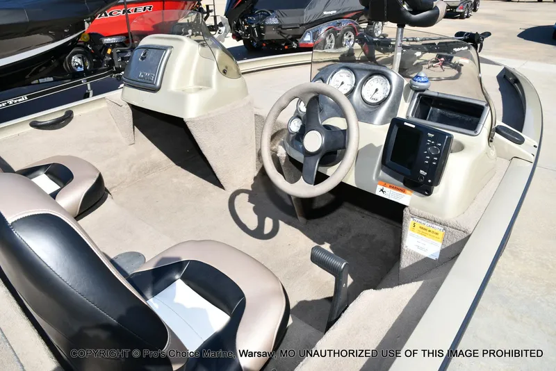 Slide: The Image of Lowe 180W Dual Console w/90HP 4 Stroke 2005 - 37