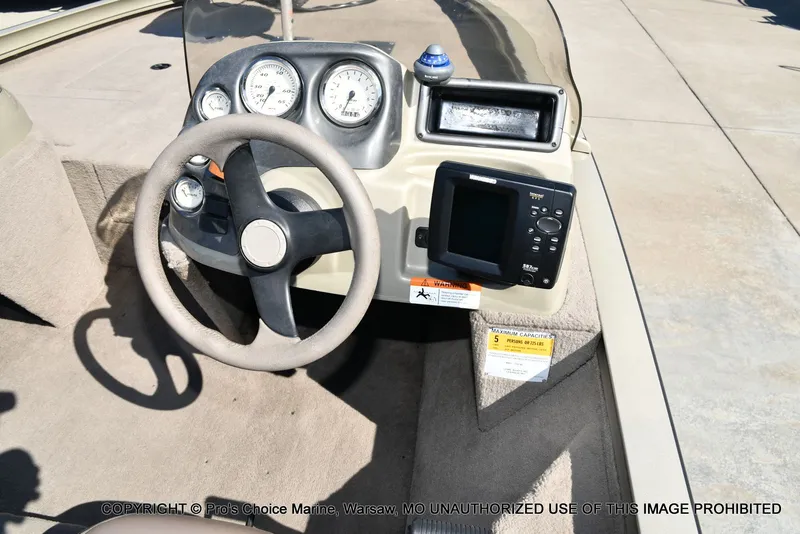 Slide: The Image of Lowe 180W Dual Console w/90HP 4 Stroke 2005 - 44