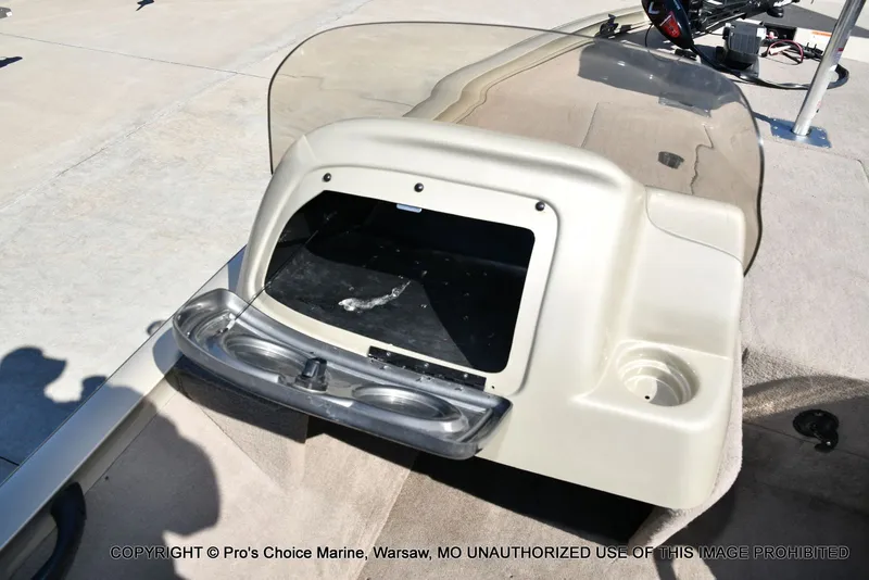 Slide: The Image of Lowe 180W Dual Console w/90HP 4 Stroke 2005 - 49