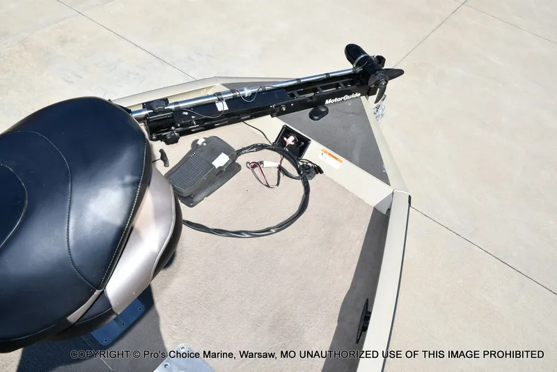 Slide: The Image of Lowe 180W Dual Console w/90HP 4 Stroke 2005 - 50