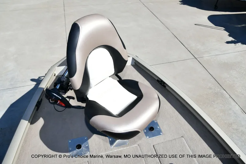 Slide: The Image of Lowe 180W Dual Console w/90HP 4 Stroke 2005 - 51
