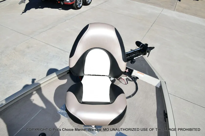 Slide: The Image of Lowe 180W Dual Console w/90HP 4 Stroke 2005 - 52