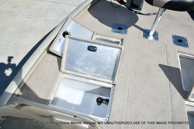 Slide: The Image of Lowe 180W Dual Console w/90HP 4 Stroke 2005 - 57